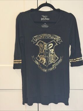 Warner Bros. Black & Gold Hogwarts Long Sleeve Tee